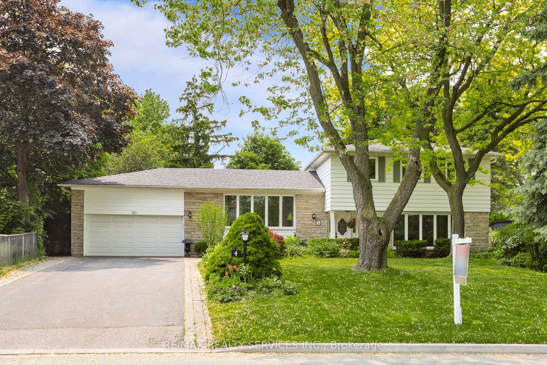 Photo 1 of 4 Richmond Drive, Brampton, Brampton East — HOMEH