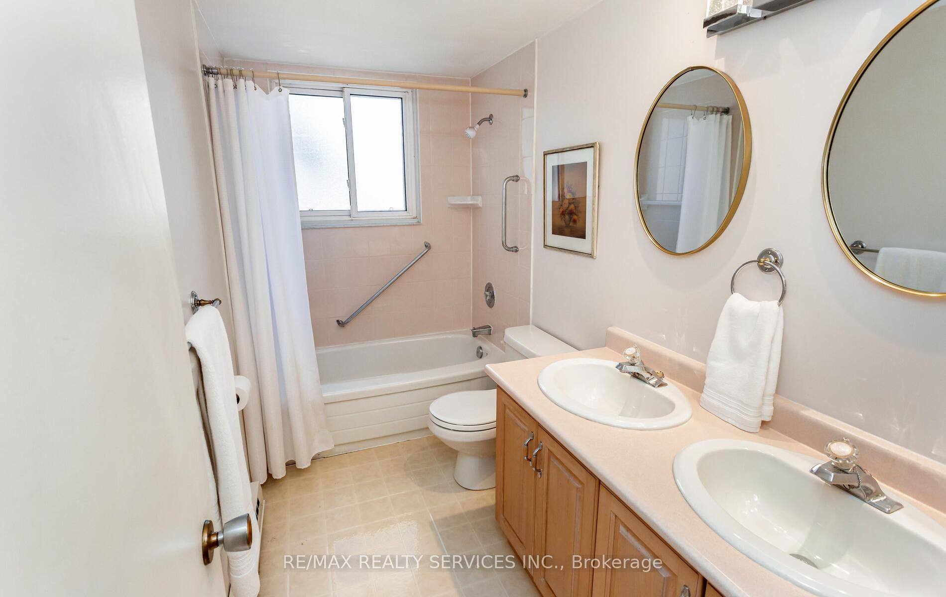 Photo 19 of 4 Richmond Drive, Brampton, Brampton East — HOMEH