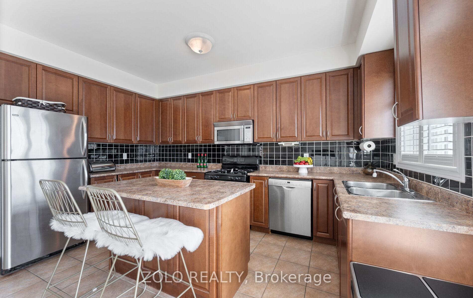 Photo 27 of 13 Putnam Drive, Brampton, Fletcher's Meadow — HOMEH