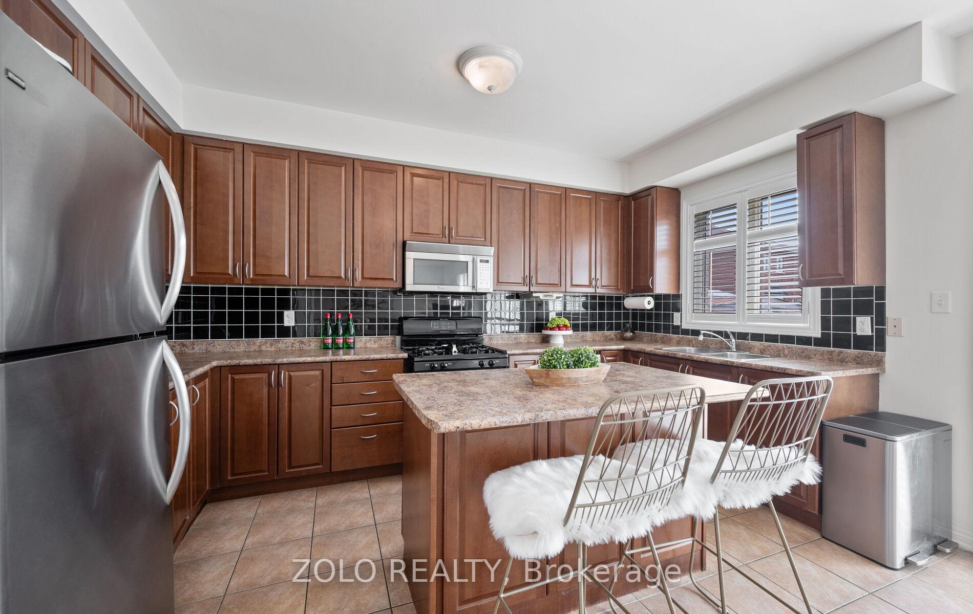 Photo 19 of 13 Putnam Drive, Brampton, Fletcher's Meadow — HOMEH