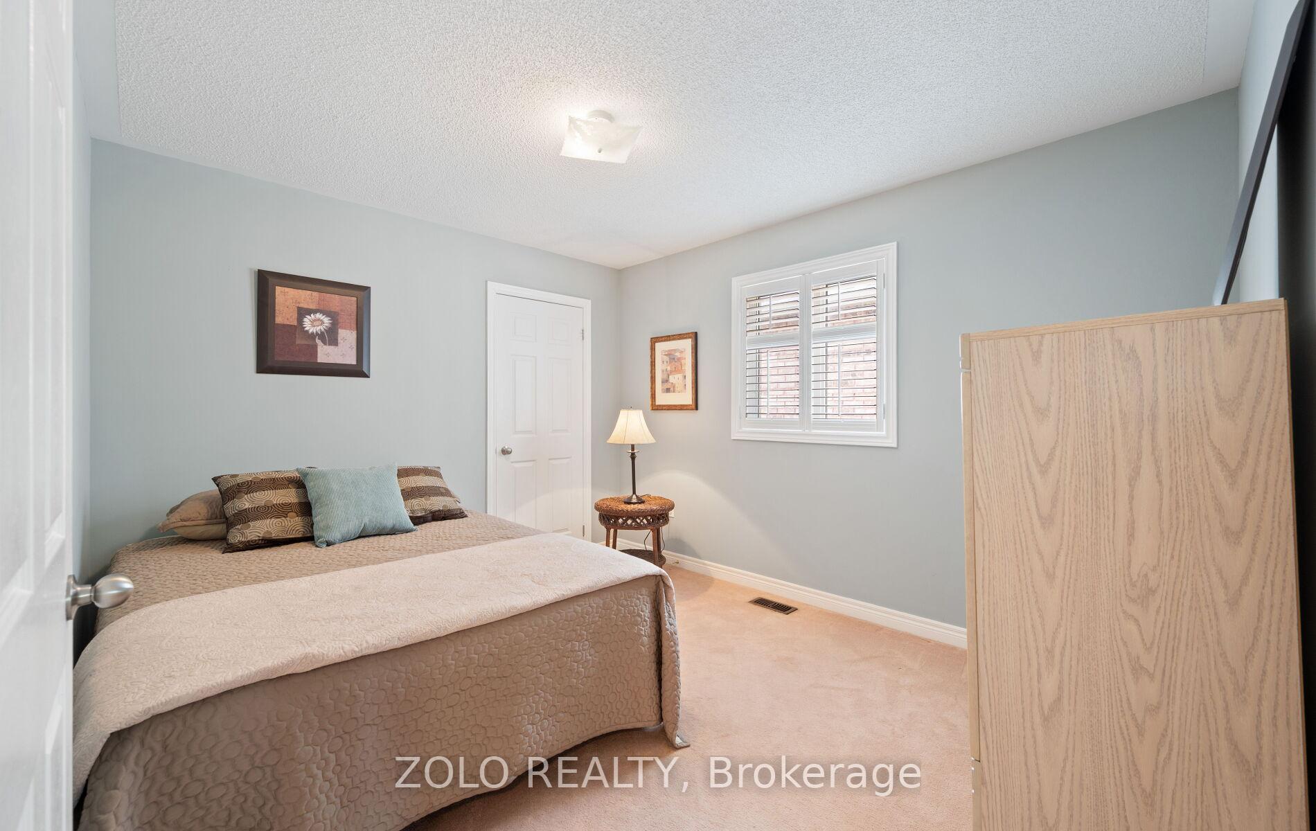 Photo 16 of 13 Putnam Drive, Brampton, Fletcher's Meadow — HOMEH