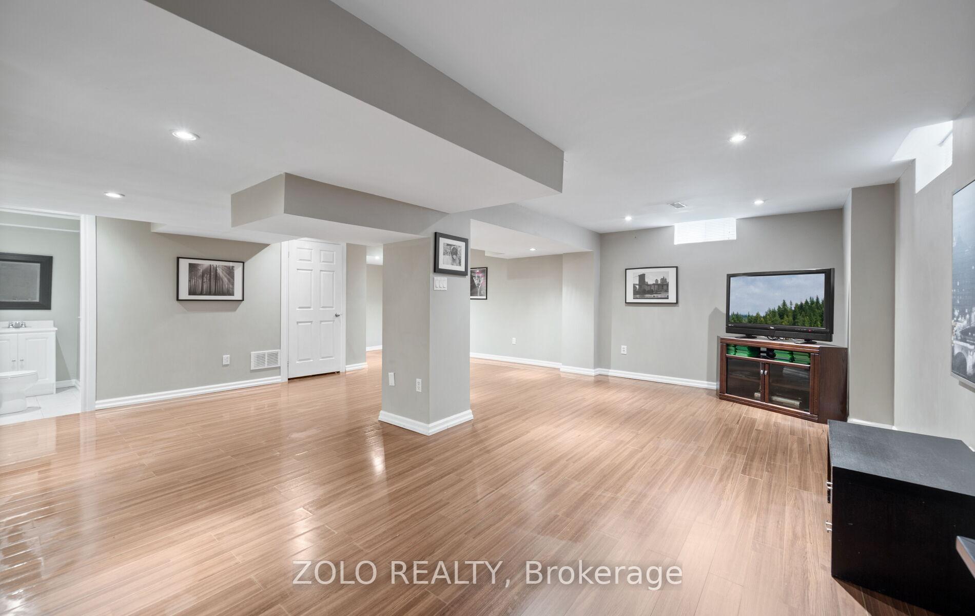 Photo 41 of 13 Putnam Drive, Brampton, Fletcher's Meadow — HOMEH