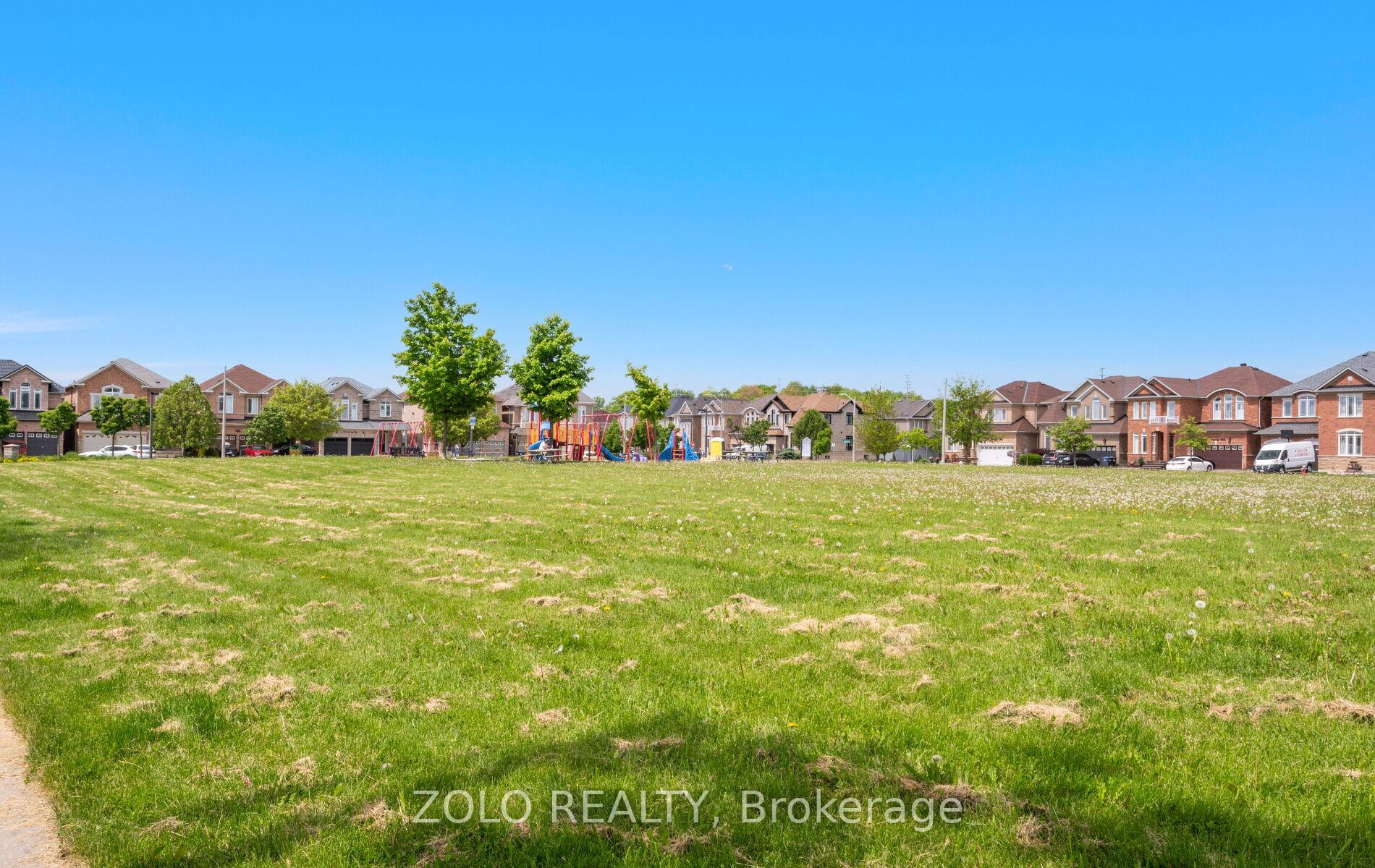 Photo 47 of 13 Putnam Drive, Brampton, Fletcher's Meadow — HOMEH