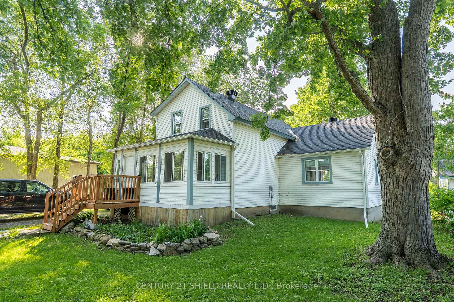 Photo 14 of 907 2nd Street W, Cornwall — HOMEH