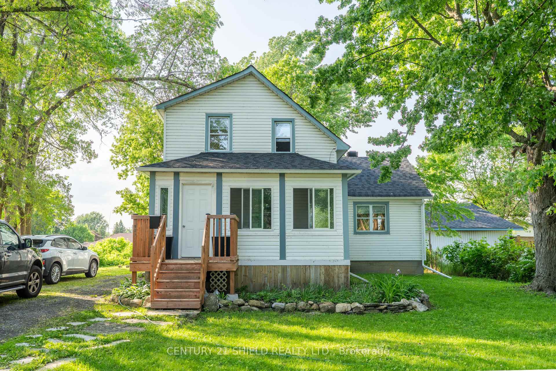 Photo 1 of 907 2nd Street W, Cornwall — HOMEH