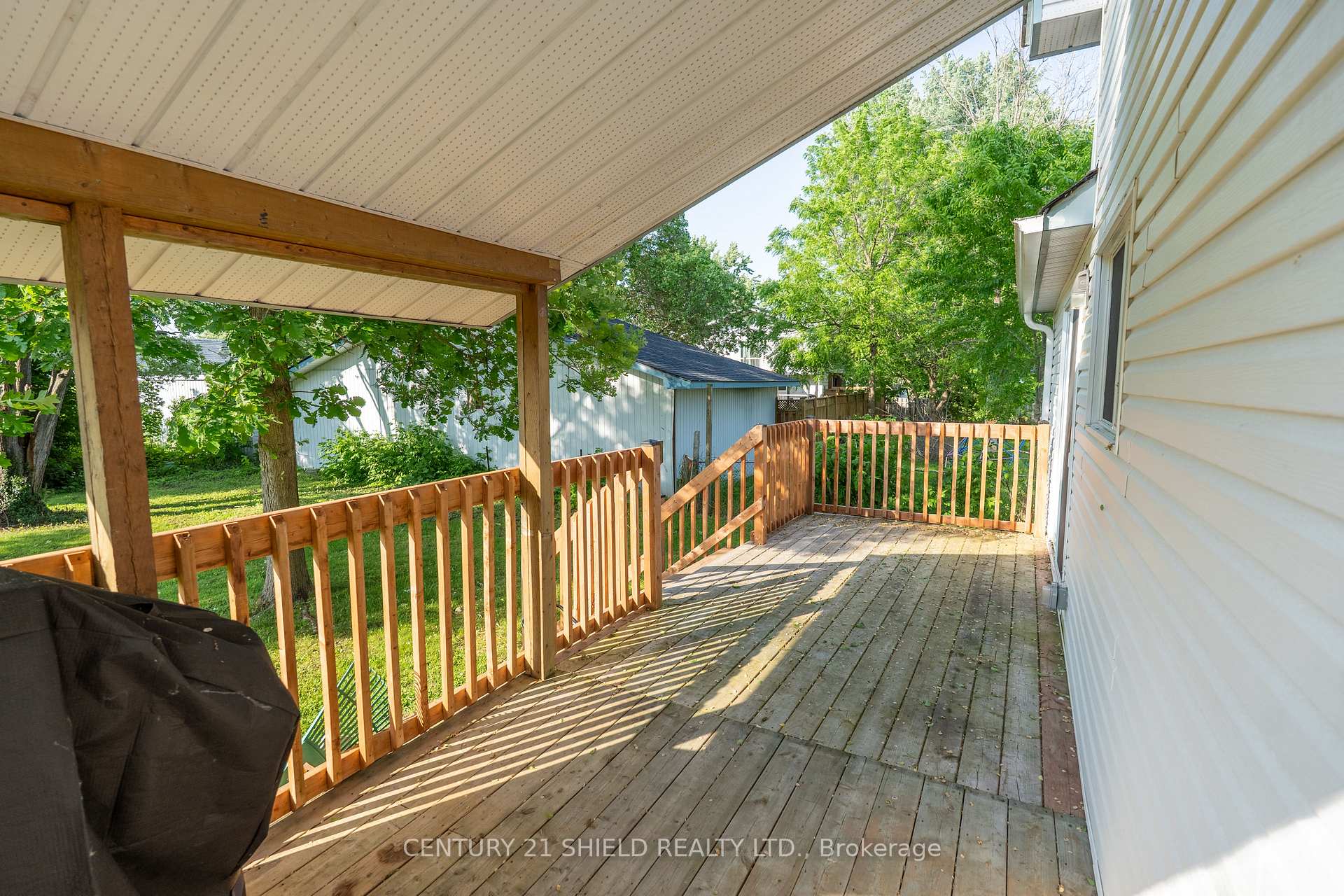 Photo 2 of 907 2nd Street W, Cornwall — HOMEH