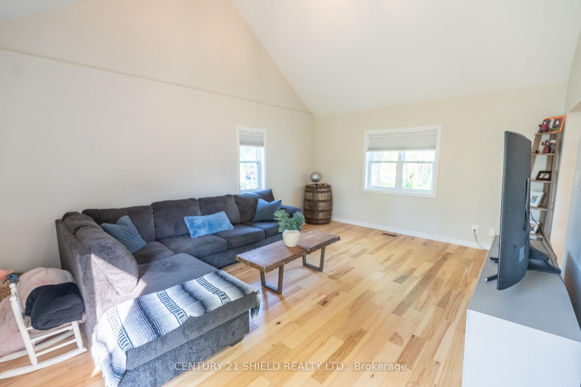 Photo 7 of 907 2nd Street W, Cornwall — HOMEH