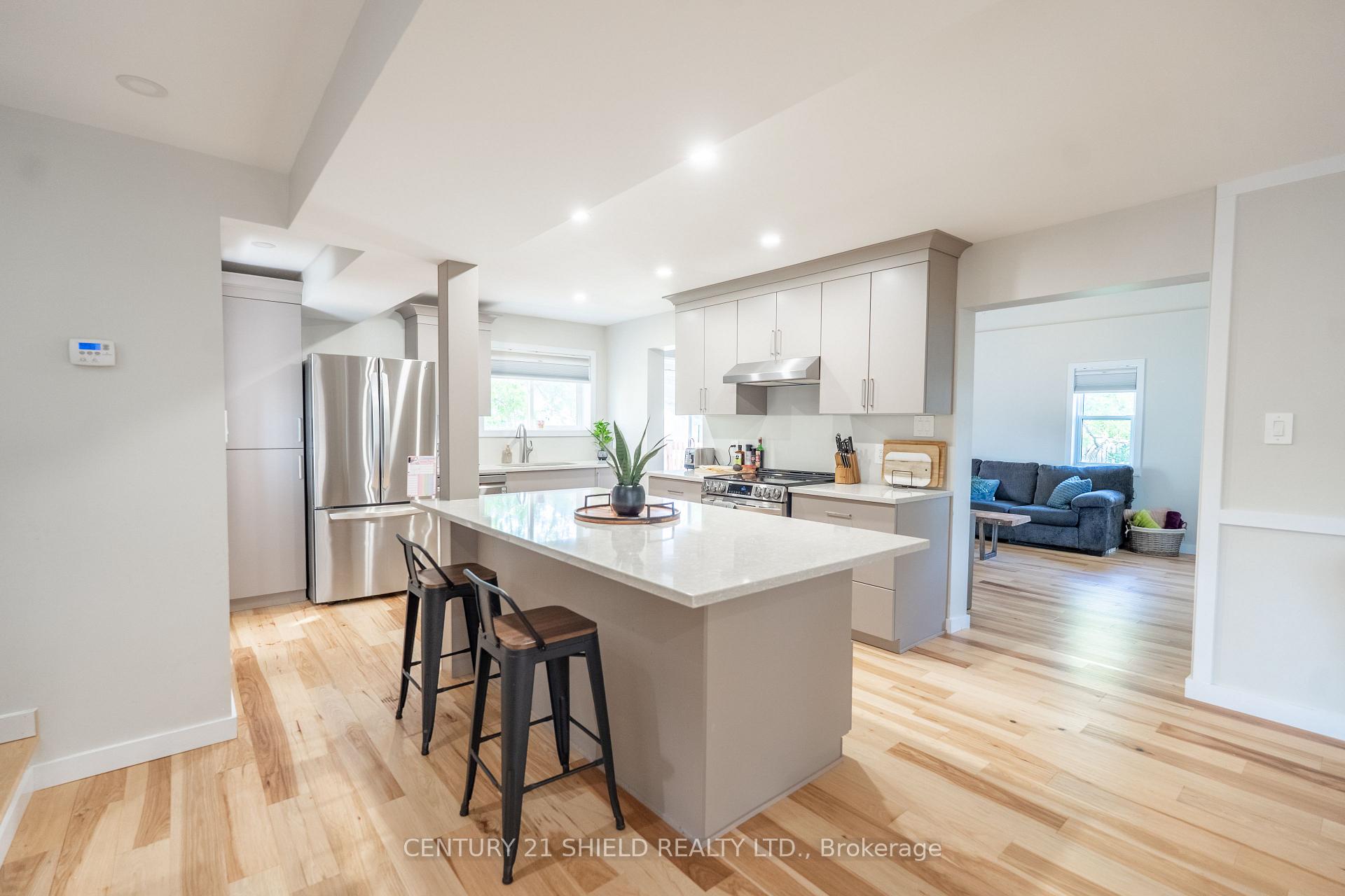Photo 5 of 907 2nd Street W, Cornwall — HOMEH