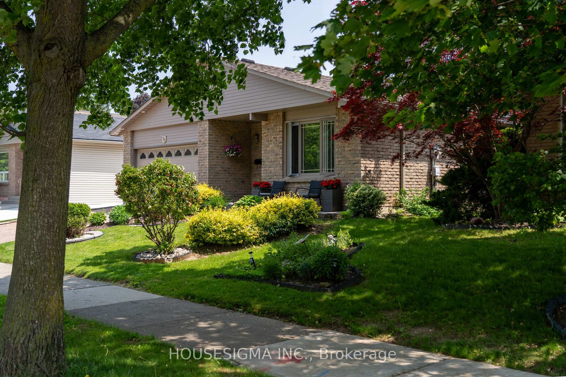 Photo 6 of 73 Athenia Drive, Hamilton, Stoney Creek Mountain — HOMEH