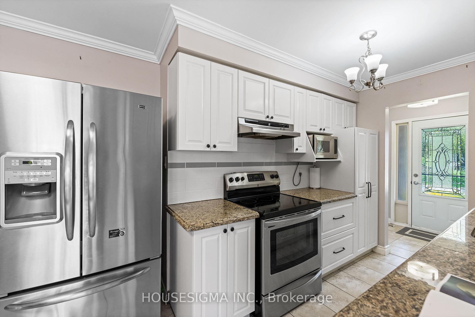 Photo 2 of 73 Athenia Drive, Hamilton, Stoney Creek Mountain — HOMEH