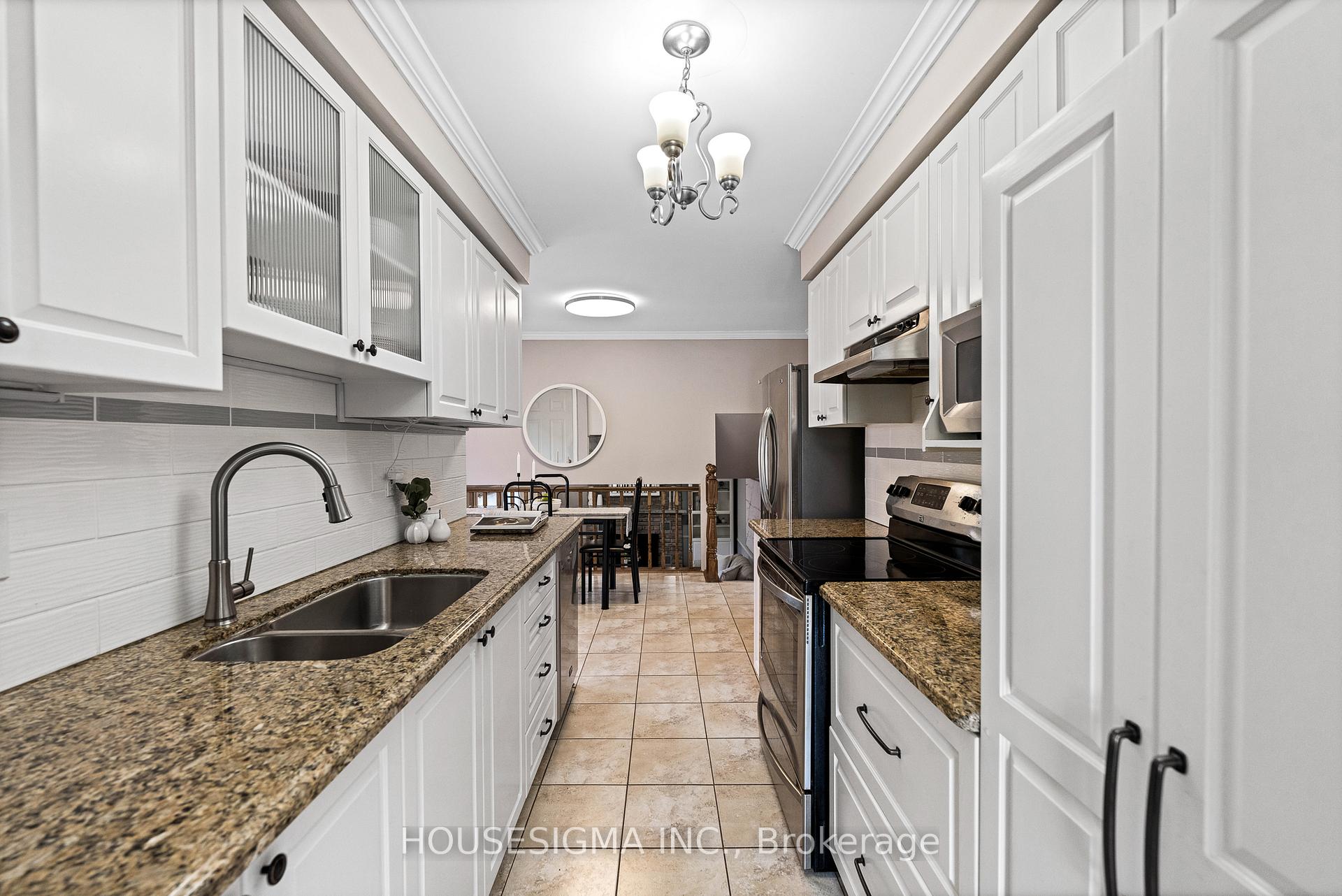 Photo 3 of 73 Athenia Drive, Hamilton, Stoney Creek Mountain — HOMEH