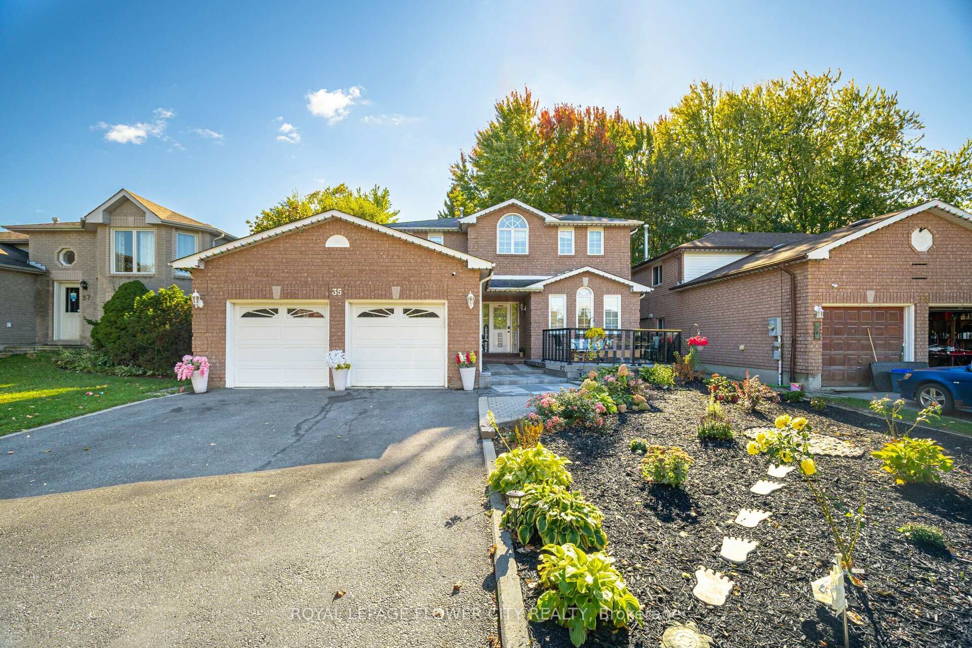 Photo 1 of 35 Jones Drive, Barrie, Grove East — HOMEH