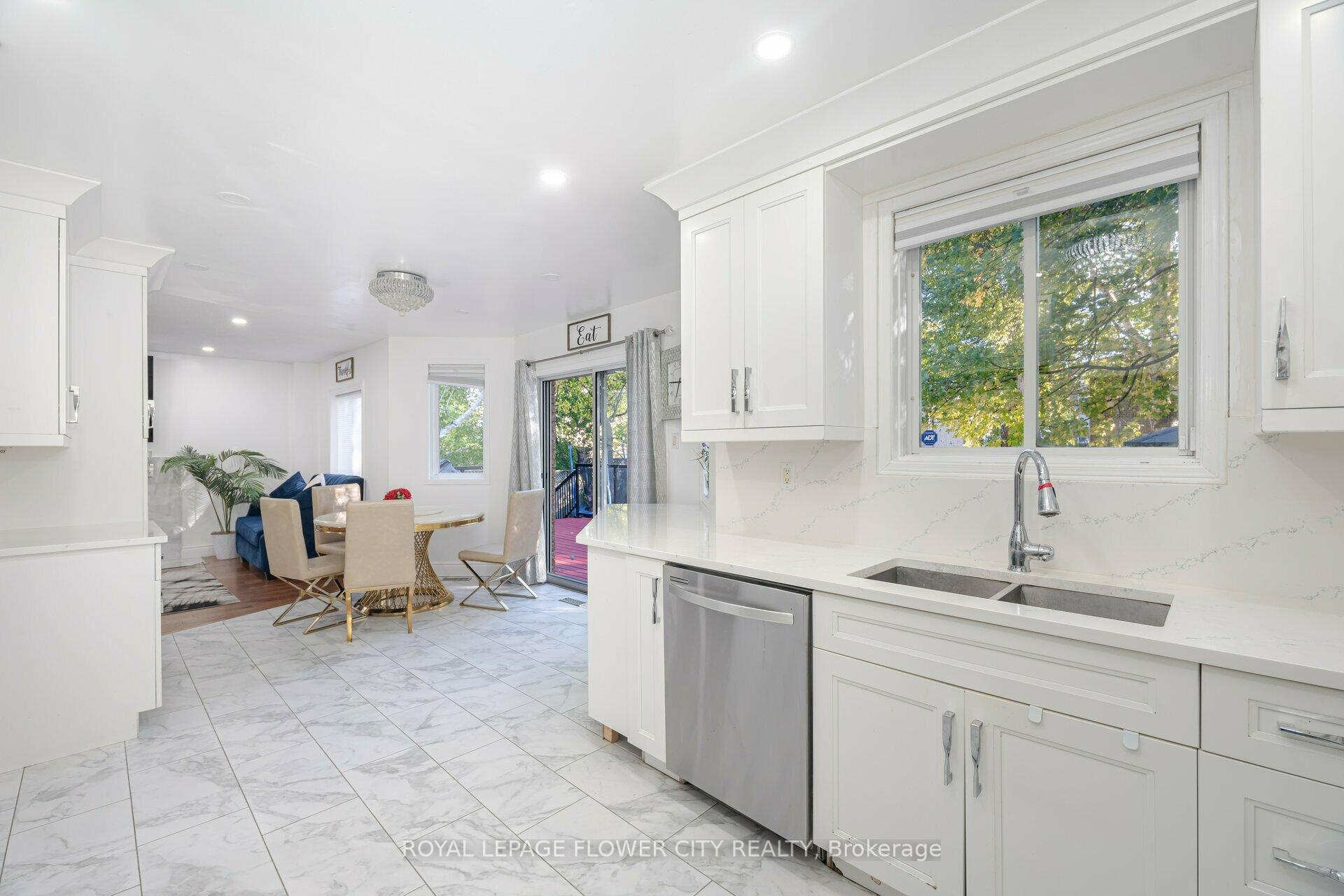 Photo 45 of 35 Jones Drive, Barrie, Grove East — HOMEH