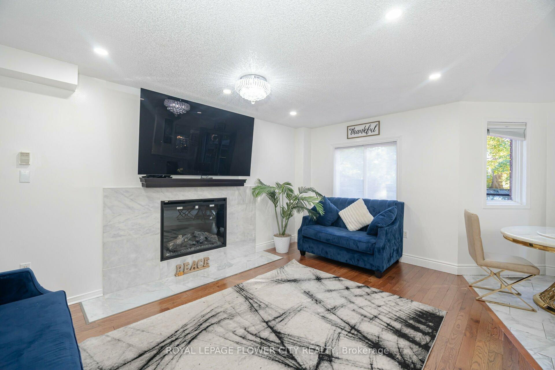 Photo 9 of 35 Jones Drive, Barrie, Grove East — HOMEH