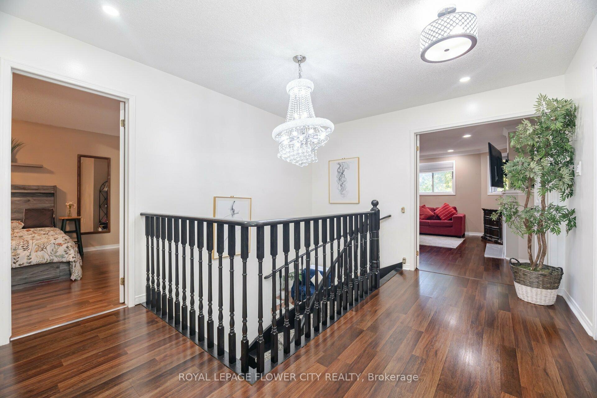 Photo 19 of 35 Jones Drive, Barrie, Grove East — HOMEH