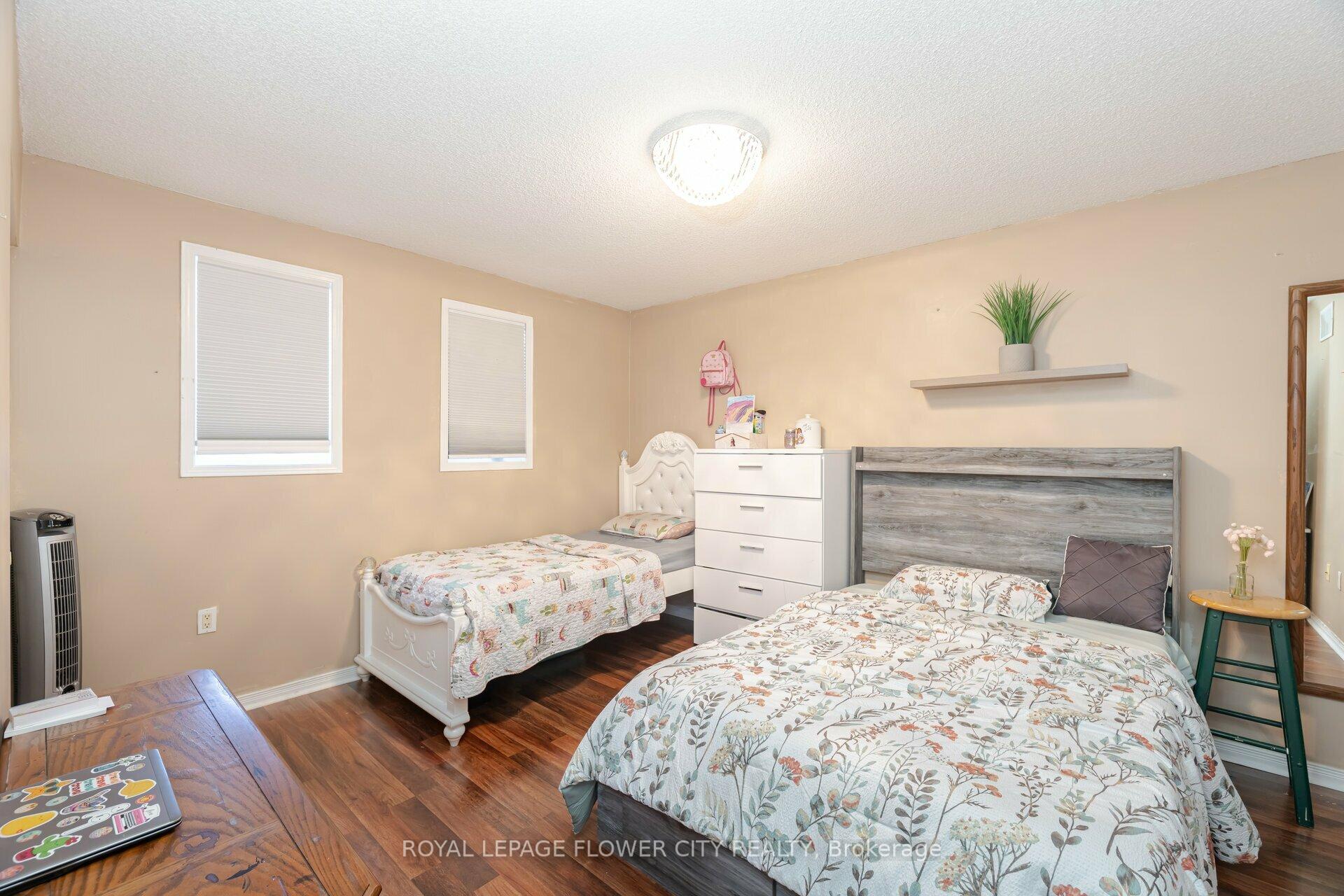 Photo 30 of 35 Jones Drive, Barrie, Grove East — HOMEH
