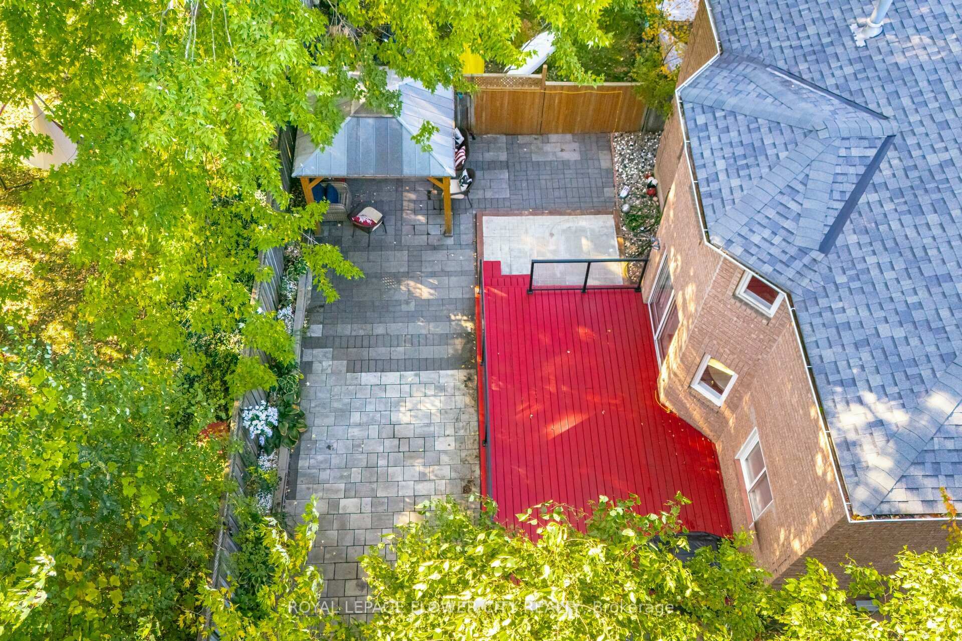 Photo 36 of 35 Jones Drive, Barrie, Grove East — HOMEH
