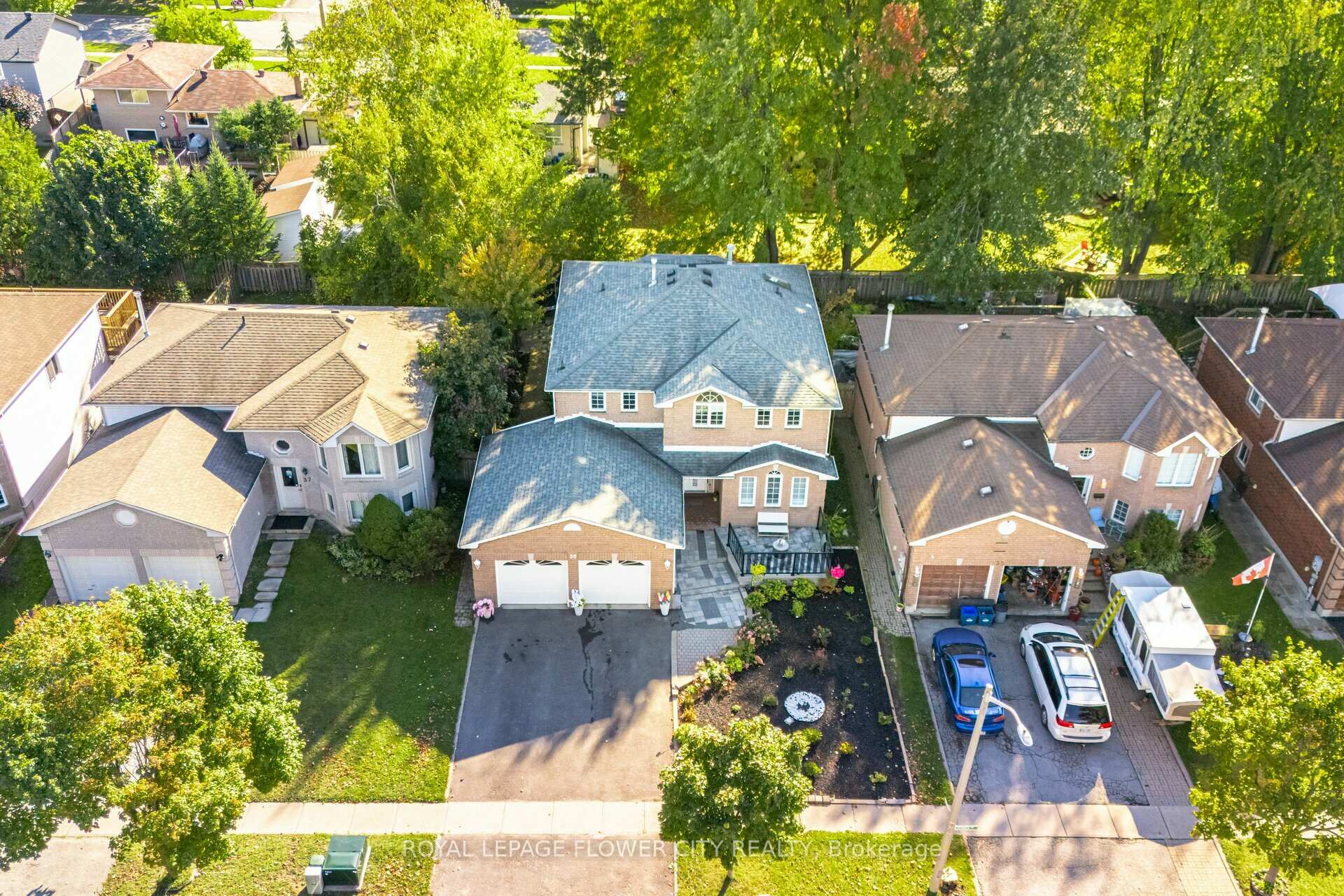 Photo 43 of 35 Jones Drive, Barrie, Grove East — HOMEH