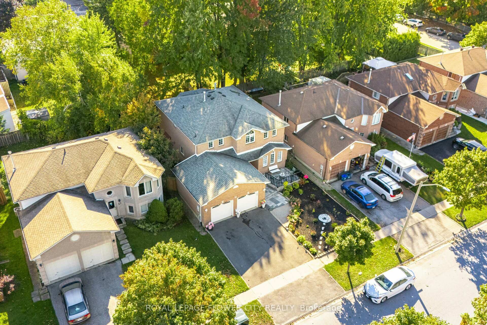 Photo 39 of 35 Jones Drive, Barrie, Grove East — HOMEH