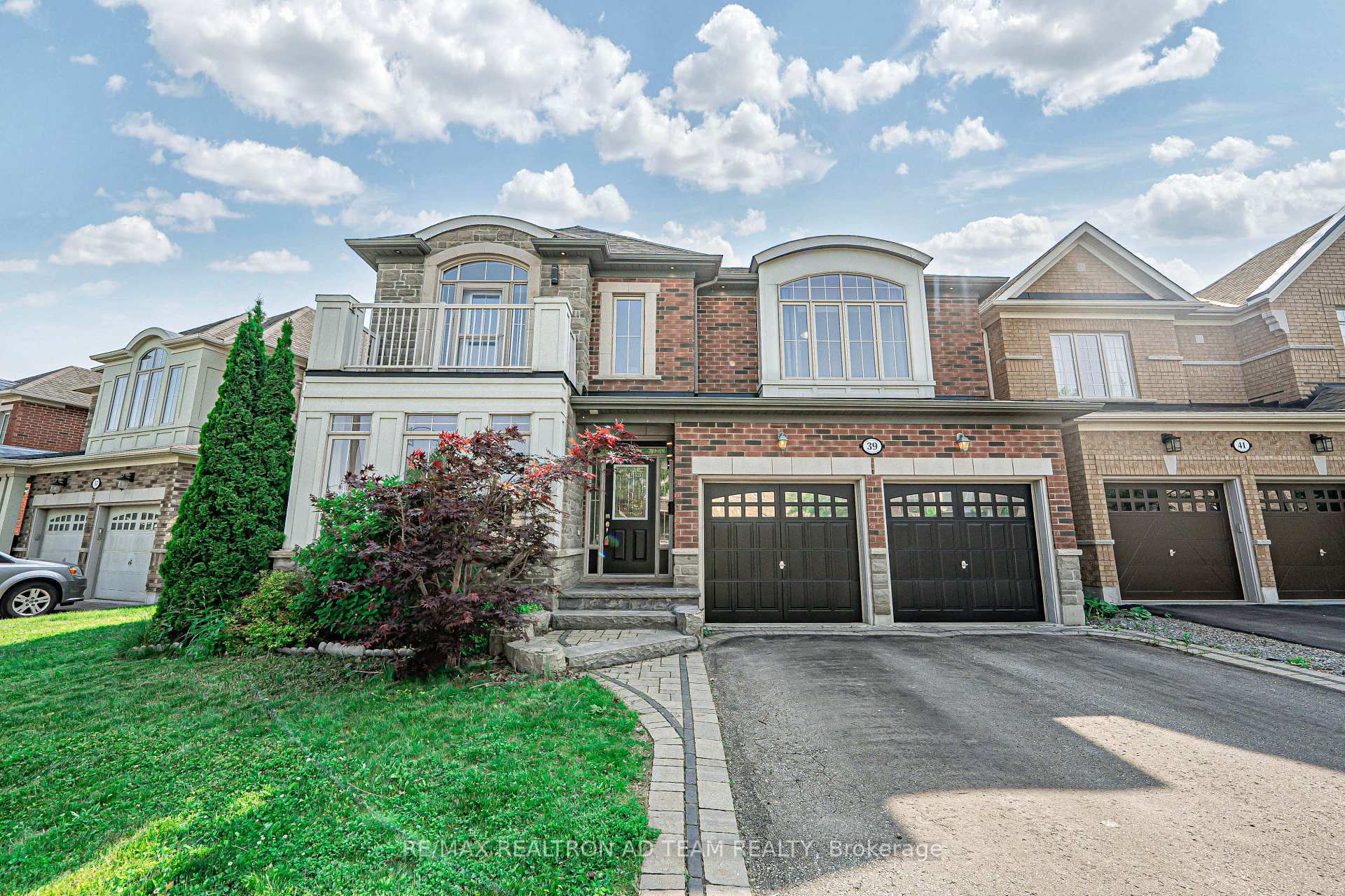 Photo 2 of 39 Beverton Crescent, Ajax, Northwest Ajax — HOMEH