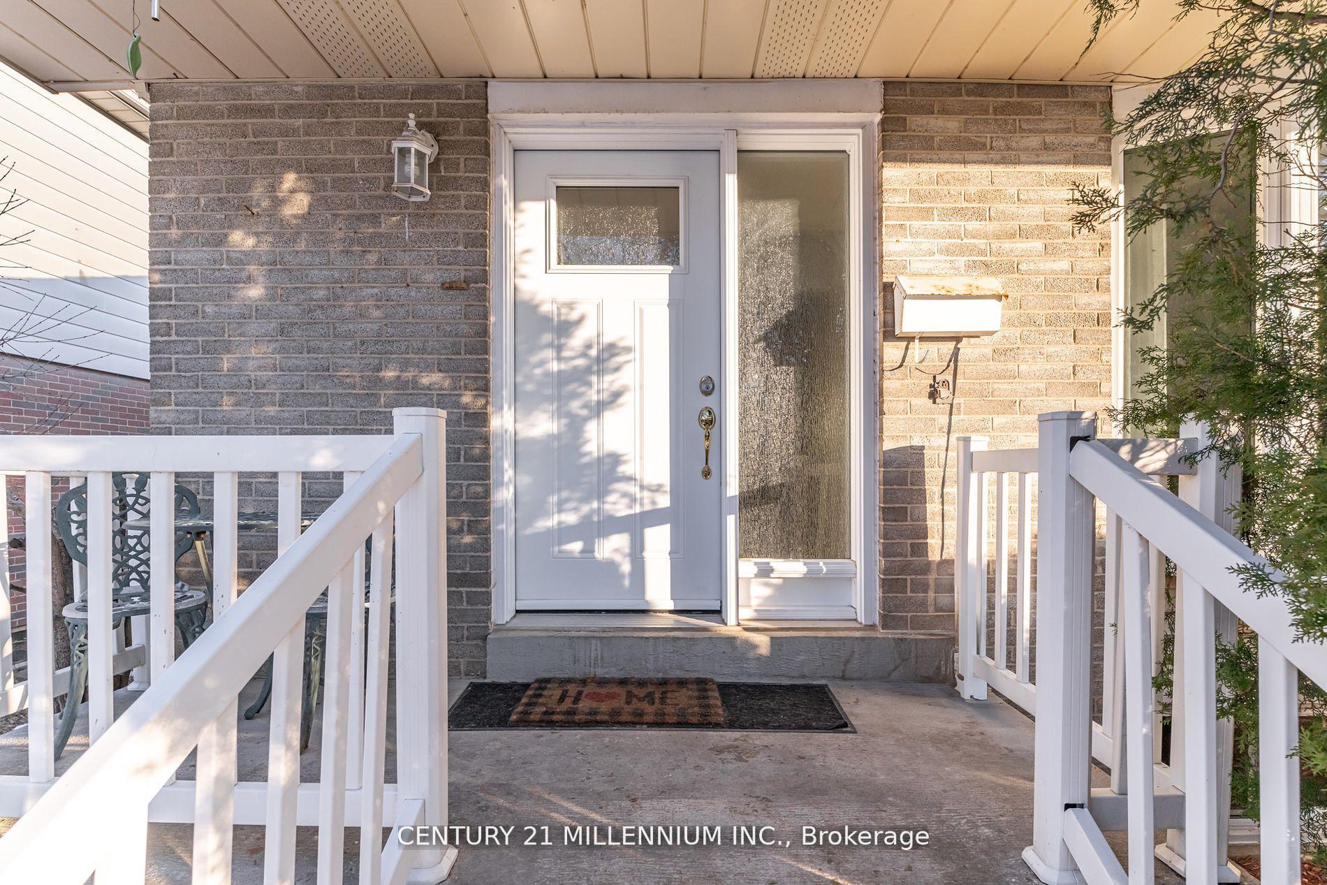 Photo 5 of 12 Parkend Avenue, Brampton, Brampton South — HOMEH
