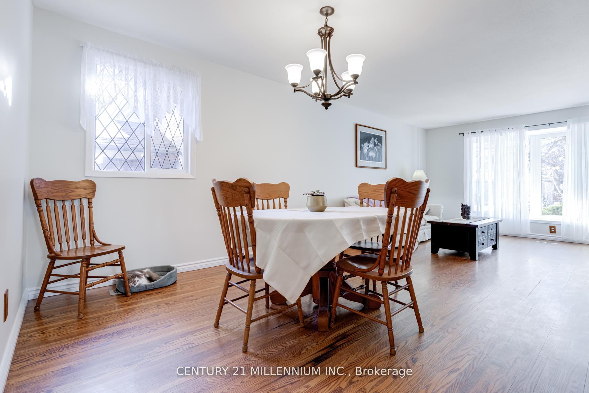 Photo 10 of 12 Parkend Avenue, Brampton, Brampton South — HOMEH