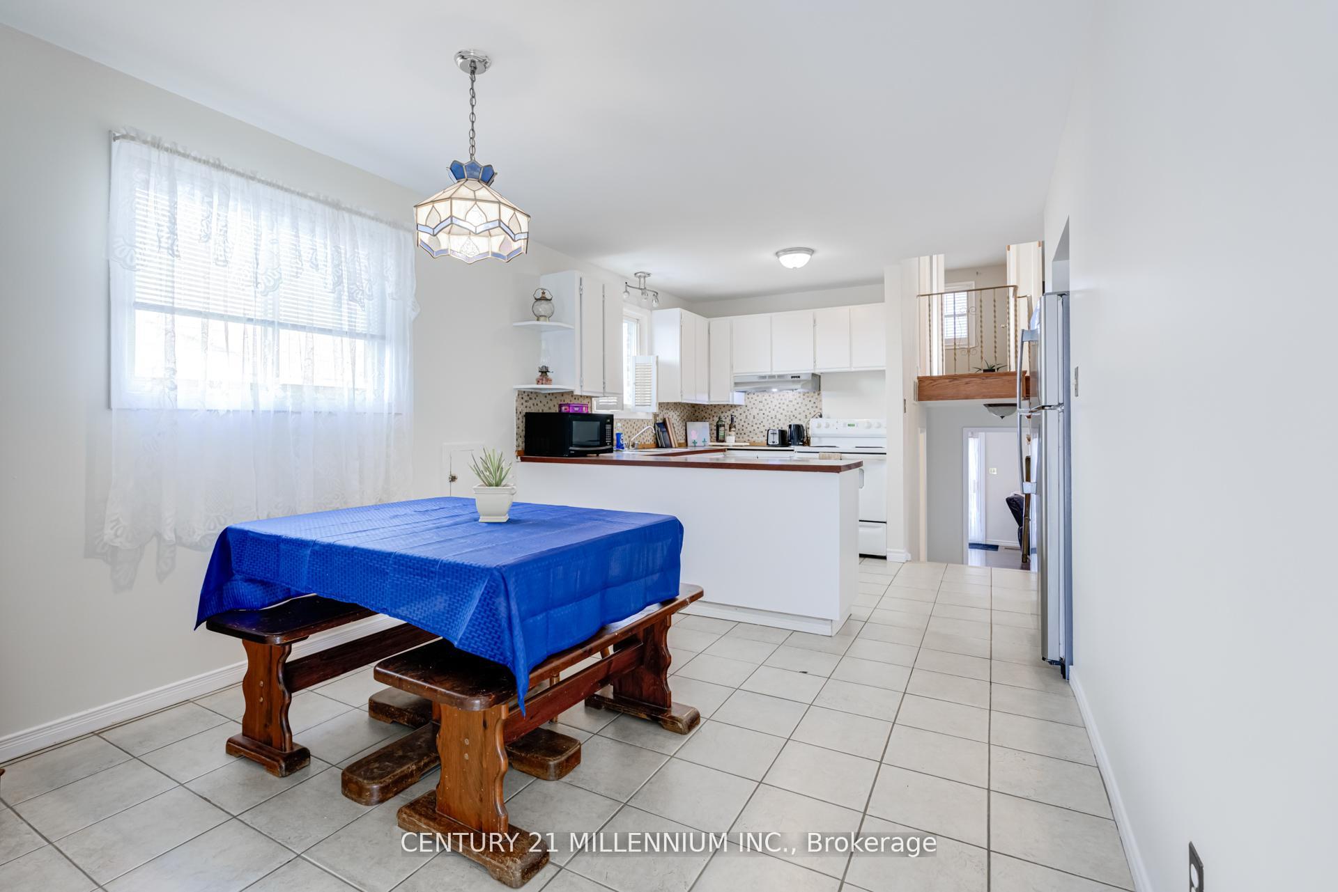 Photo 6 of 12 Parkend Avenue, Brampton, Brampton South — HOMEH
