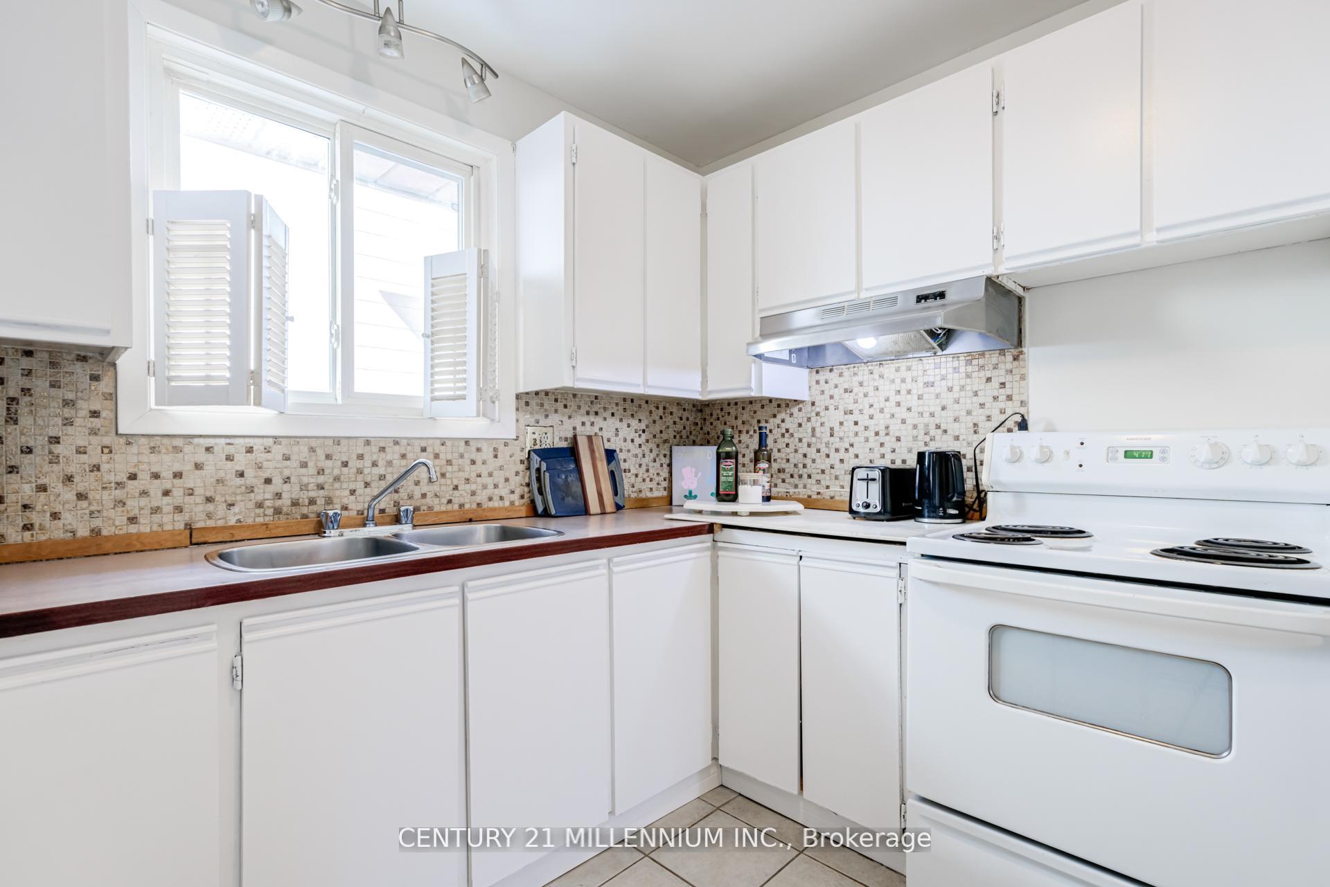 Photo 19 of 12 Parkend Avenue, Brampton, Brampton South — HOMEH