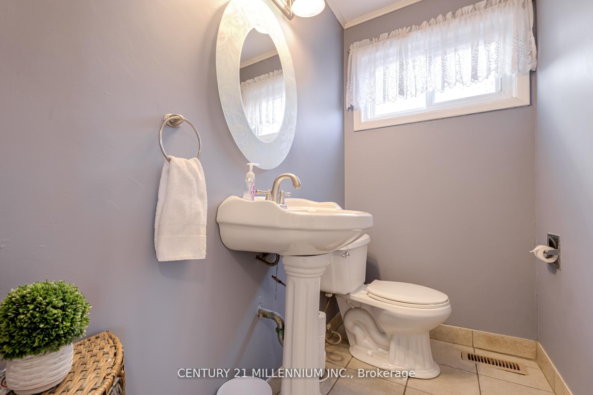 Photo 23 of 12 Parkend Avenue, Brampton, Brampton South — HOMEH