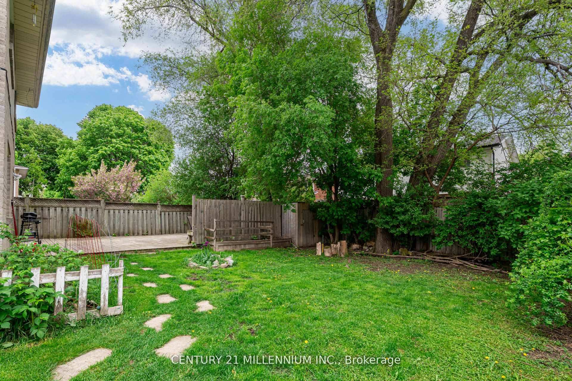 Photo 29 of 12 Parkend Avenue, Brampton, Brampton South — HOMEH