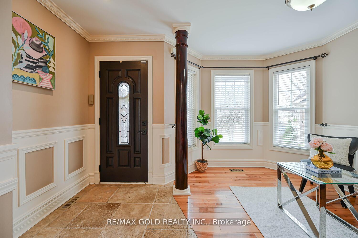 Photo 3 of 22 Sweetwood Circle, Brampton, Fletcher's Meadow — HOMEH