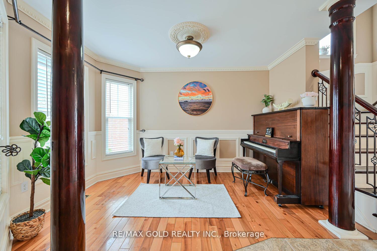 Photo 7 of 22 Sweetwood Circle, Brampton, Fletcher's Meadow — HOMEH