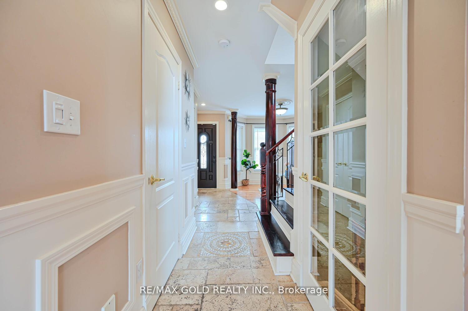 Photo 10 of 22 Sweetwood Circle, Brampton, Fletcher's Meadow — HOMEH