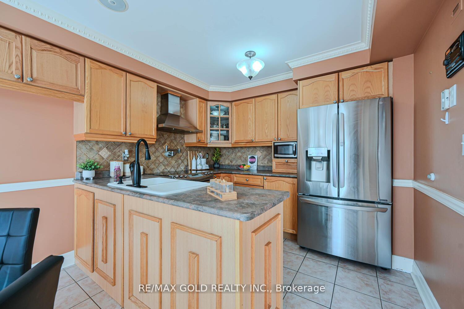 Photo 31 of 22 Sweetwood Circle, Brampton, Fletcher's Meadow — HOMEH
