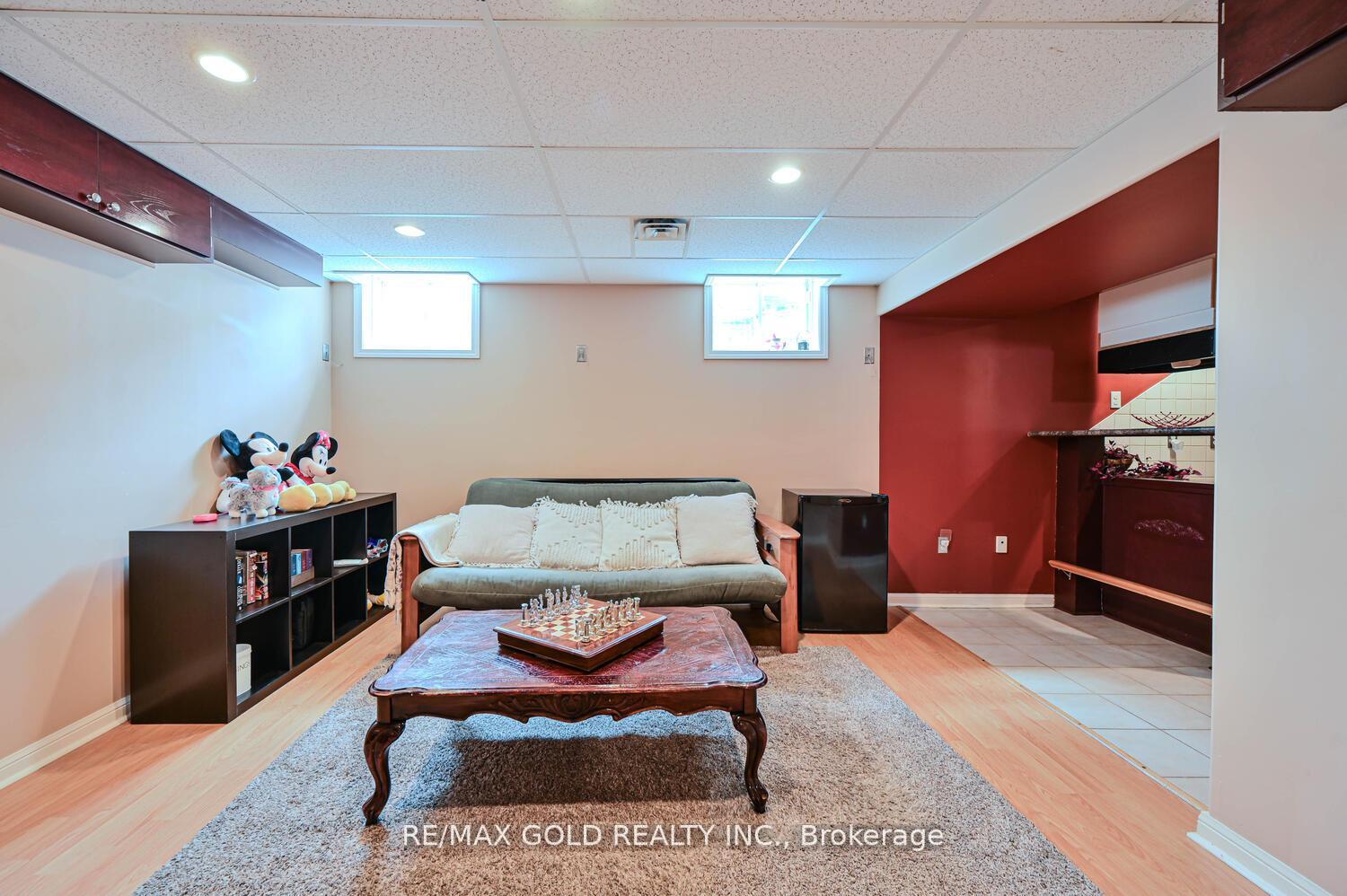 Photo 35 of 22 Sweetwood Circle, Brampton, Fletcher's Meadow — HOMEH