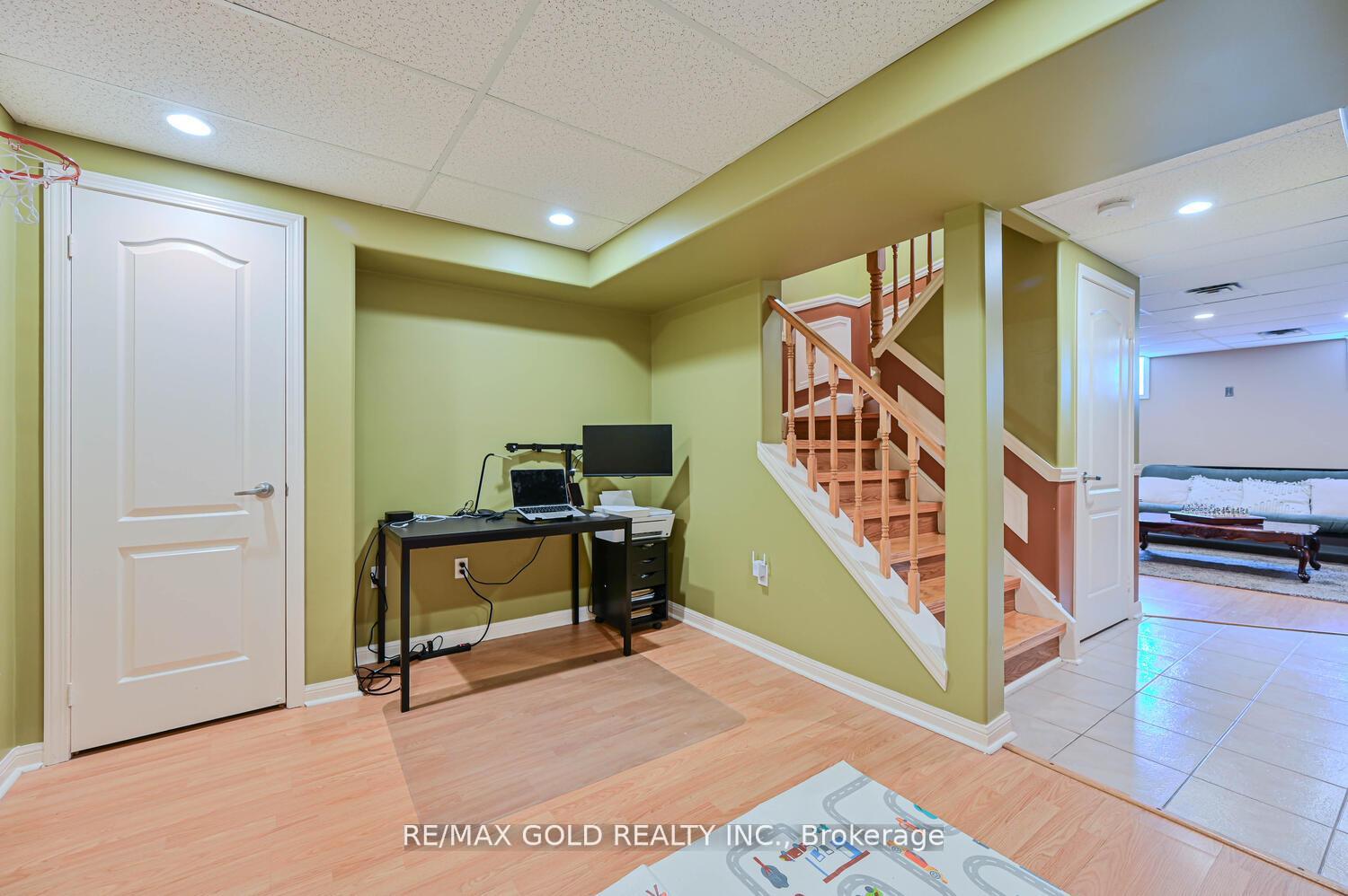 Photo 40 of 22 Sweetwood Circle, Brampton, Fletcher's Meadow — HOMEH