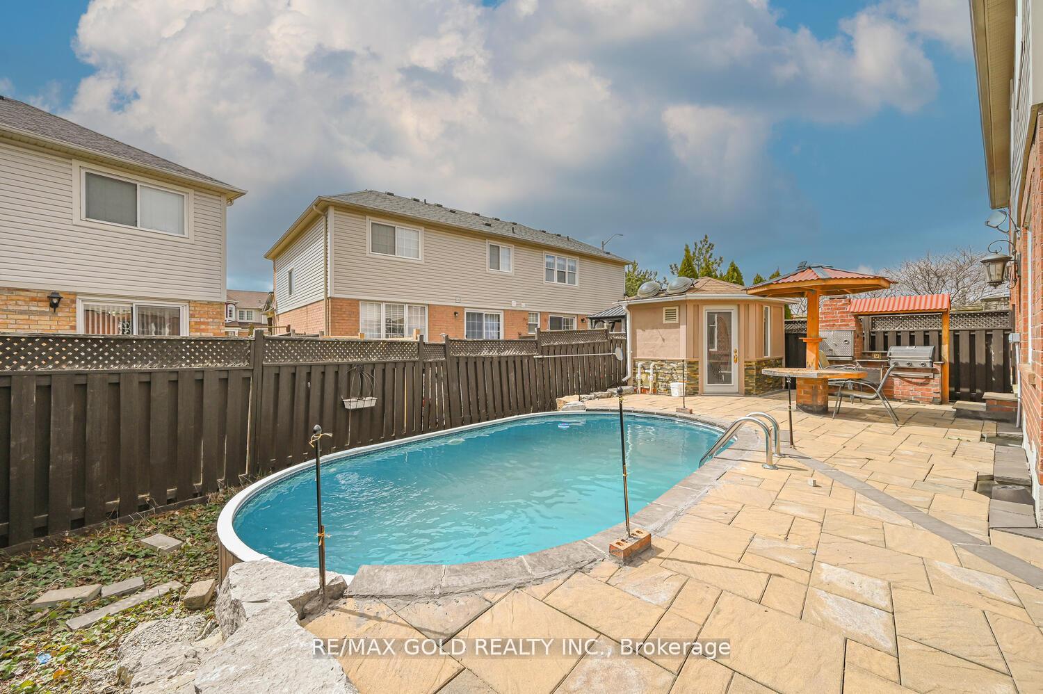 Photo 43 of 22 Sweetwood Circle, Brampton, Fletcher's Meadow — HOMEH