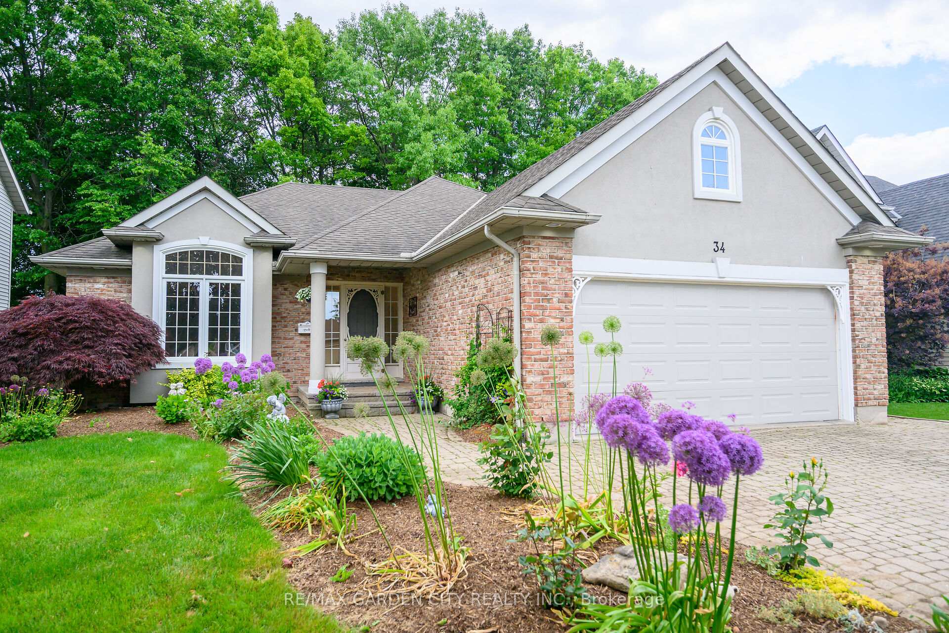 Photo 11 of 34 Timber Lane, St. Catharines, Lakeport — HOMEH