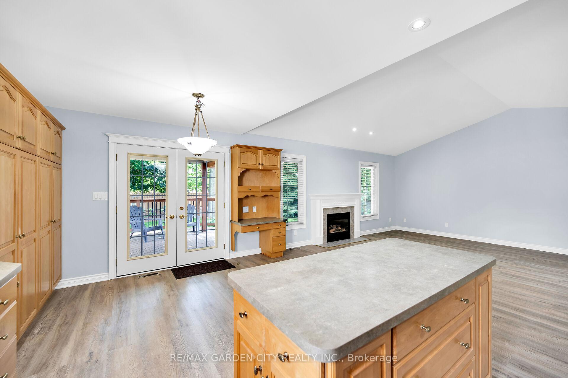 Photo 15 of 34 Timber Lane, St. Catharines, Lakeport — HOMEH