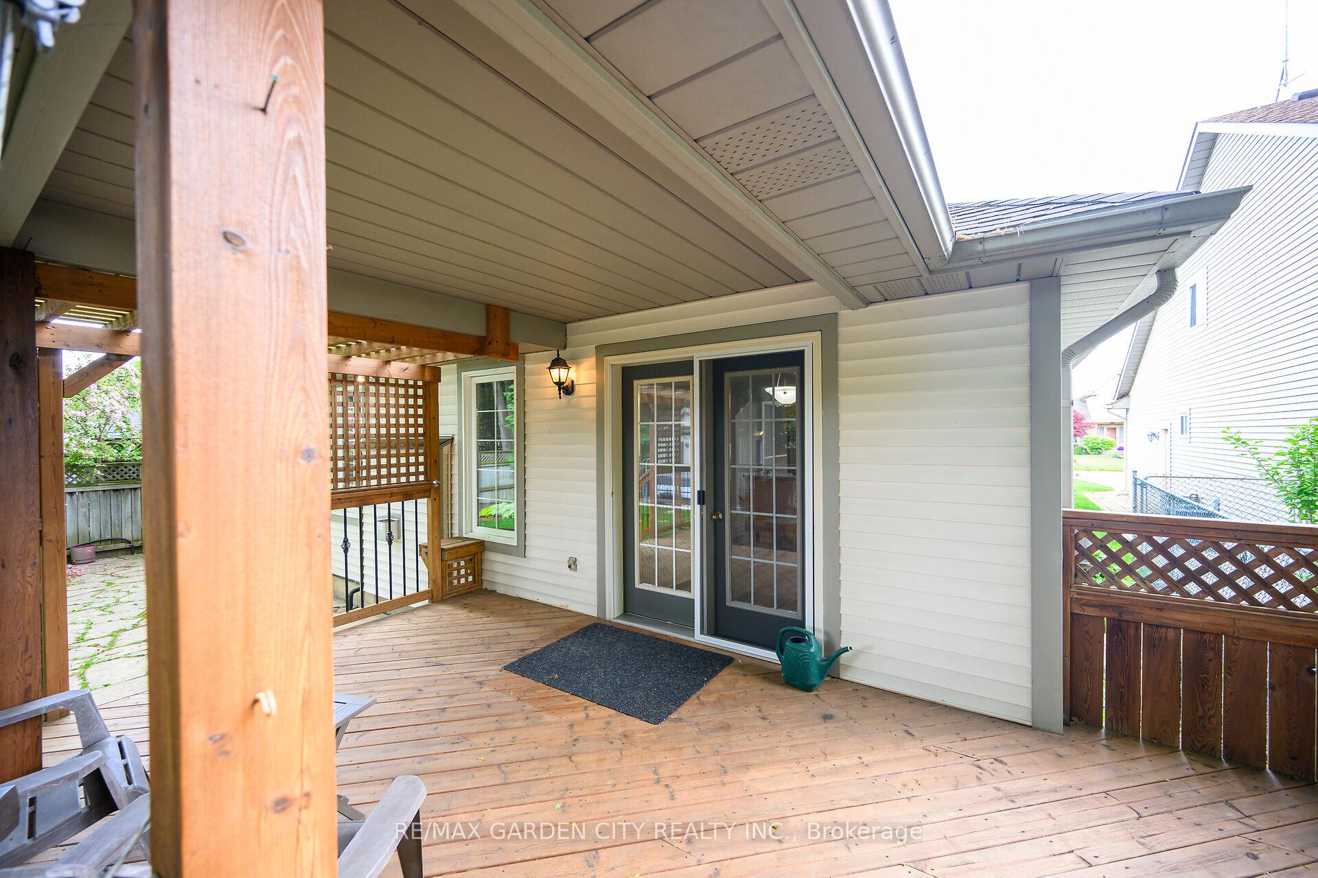 Photo 28 of 34 Timber Lane, St. Catharines, Lakeport — HOMEH