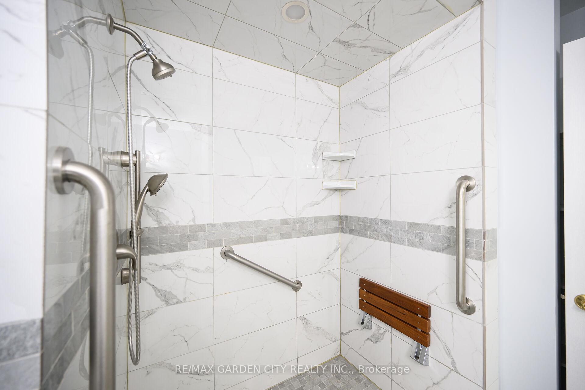 Photo 32 of 34 Timber Lane, St. Catharines, Lakeport — HOMEH