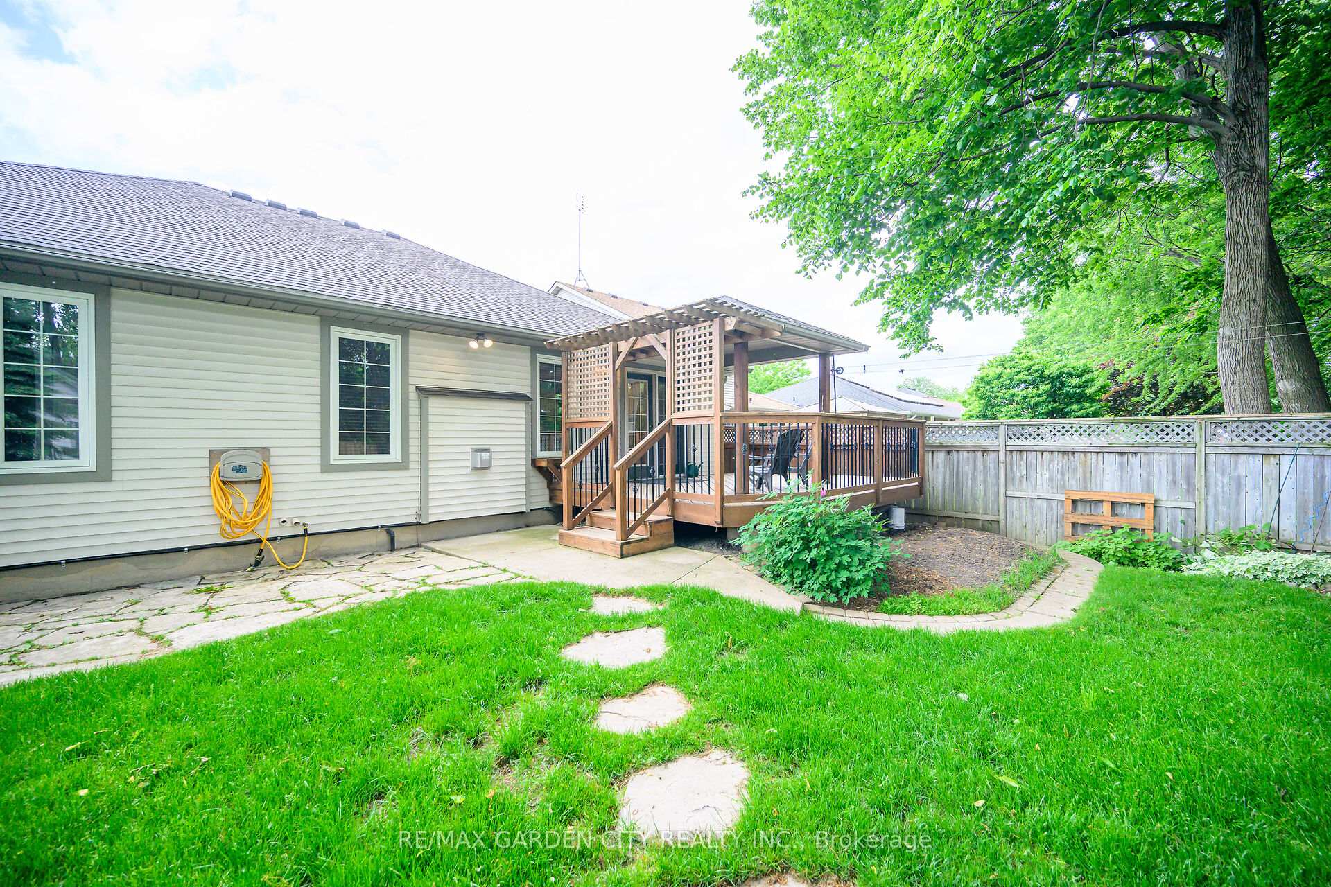 Photo 43 of 34 Timber Lane, St. Catharines, Lakeport — HOMEH