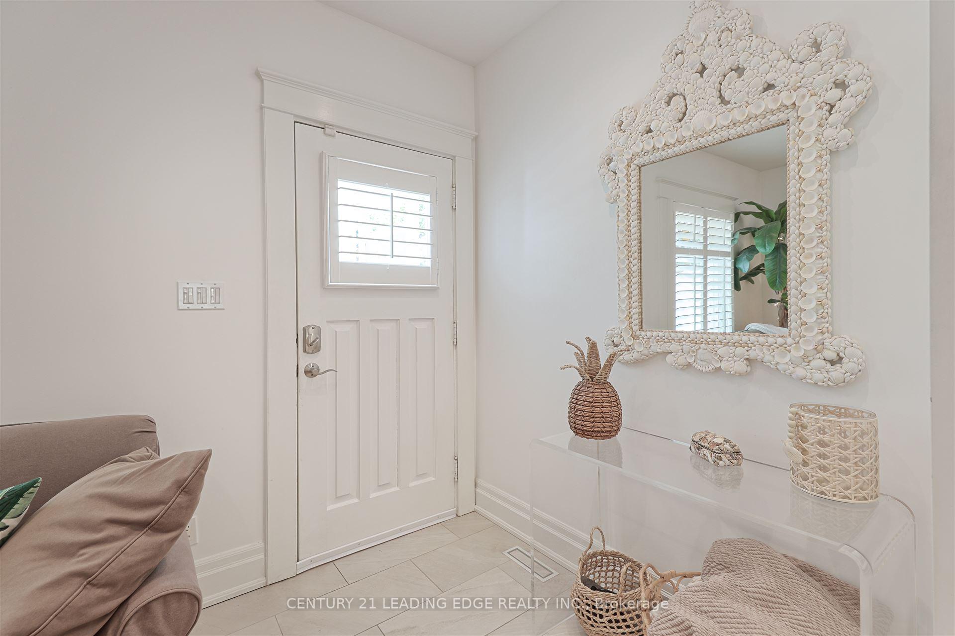Photo 4 of 114 Silver Birch Avenue, Toronto, The Beaches — HOMEH
