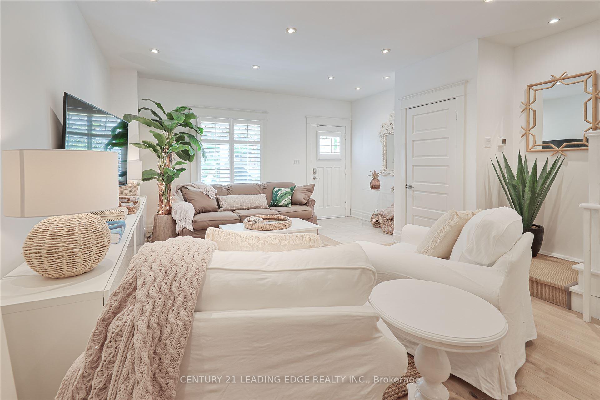 Photo 3 of 114 Silver Birch Avenue, Toronto, The Beaches — HOMEH