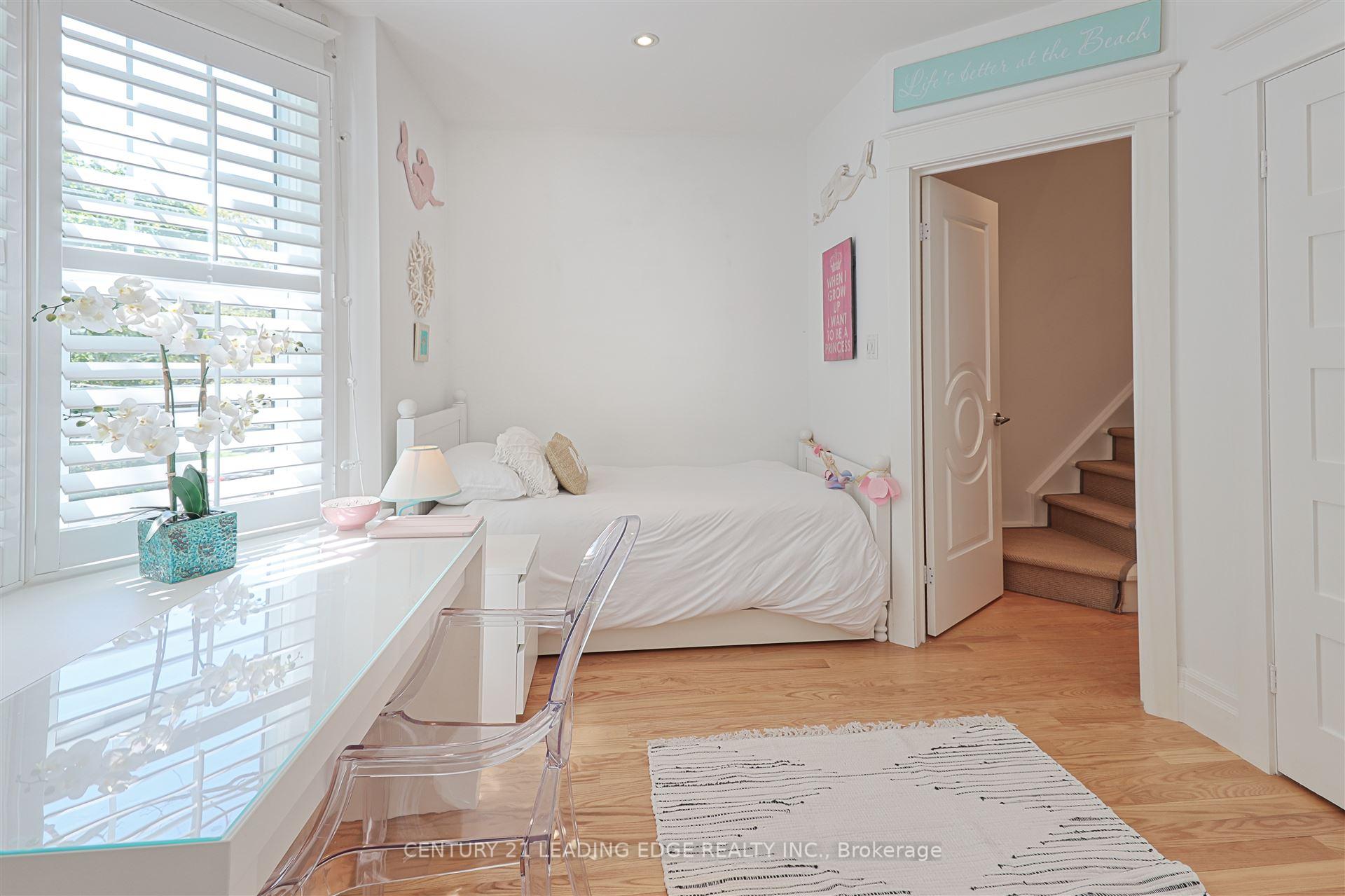 Photo 12 of 114 Silver Birch Avenue, Toronto, The Beaches — HOMEH