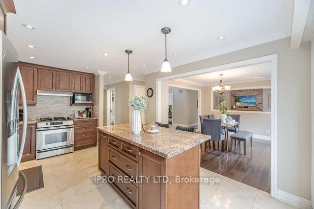 Photo 13 of 67 Mikado Crescent, Brampton, Central Park — HOMEH