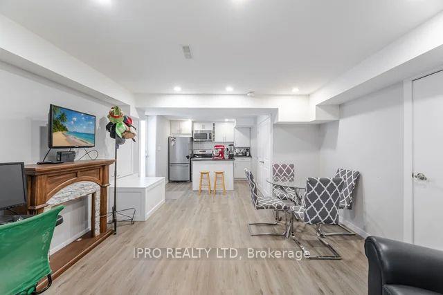 Photo 37 of 67 Mikado Crescent, Brampton, Central Park — HOMEH