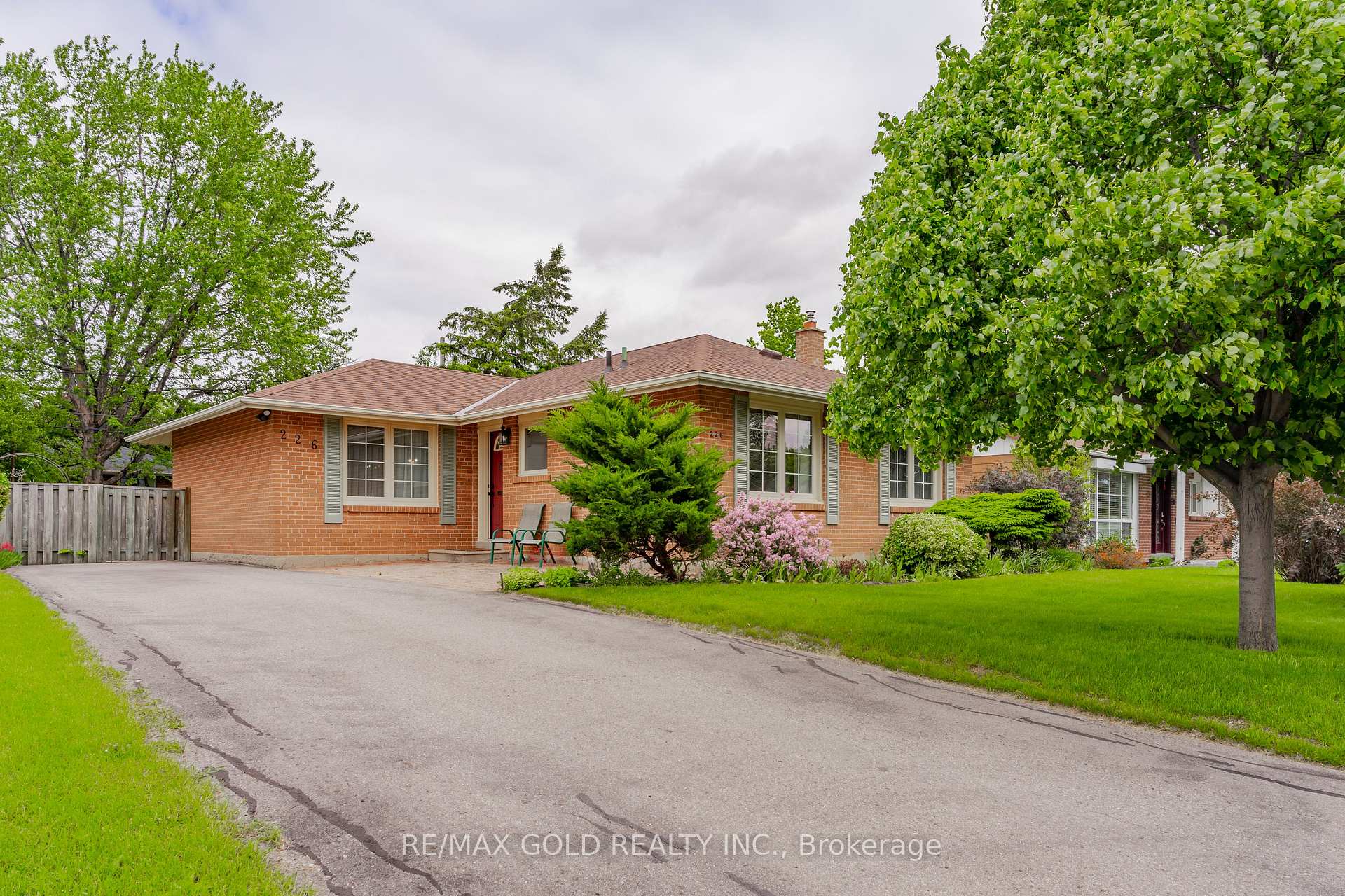 Photo 1 of 226 Avondale Boulevard, Brampton, Avondale — HOMEH