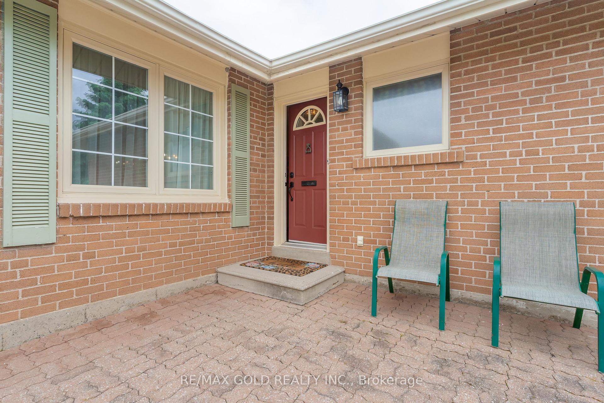 Photo 15 of 226 Avondale Boulevard, Brampton, Avondale — HOMEH