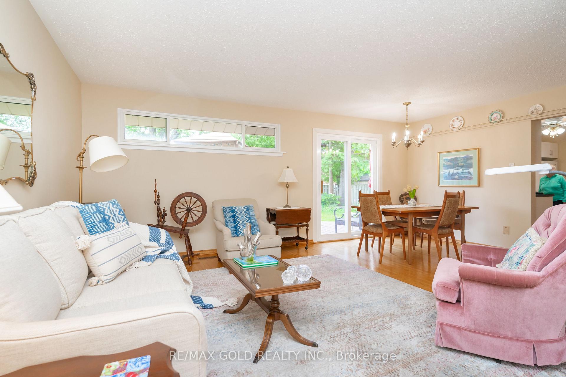 Photo 26 of 226 Avondale Boulevard, Brampton, Avondale — HOMEH